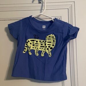 Tea Collection Short Sleeve Shirt with Yellow Leopard on Blue